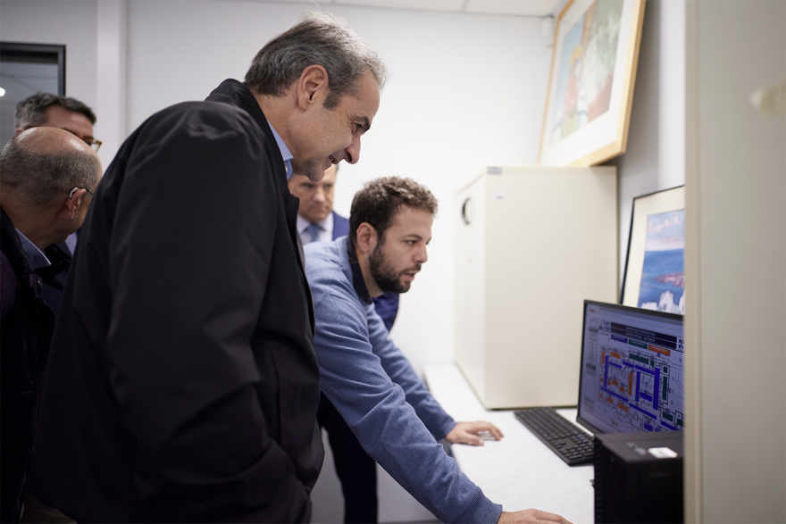 251206144138_mitsotakis-markopoylo-6