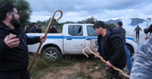 Η ΕΛΑΣ διαψεύδει ότι χρησιμοποιήθηκαν πλαστικές σφαίρες στα επεισόδια με τους αγρότες στην Κρήτη