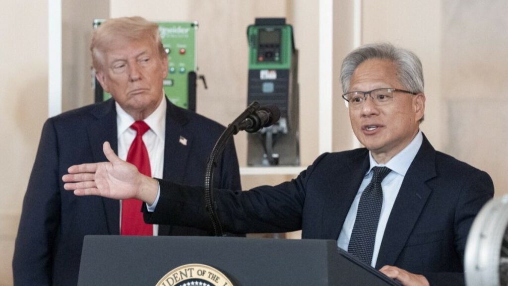 ΗΠΑ: Ο Τραμπ έδωσε το πράσινο φως στην Nvidia να εξάγει προηγμένα τσιπ ΑΙ σε επιλεγμένους πελάτες στην Κίνα