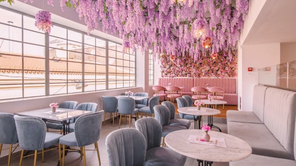 Ellyz: Το μαγεμένο café που μοιάζει να ξεπήδησε από παραμύθι