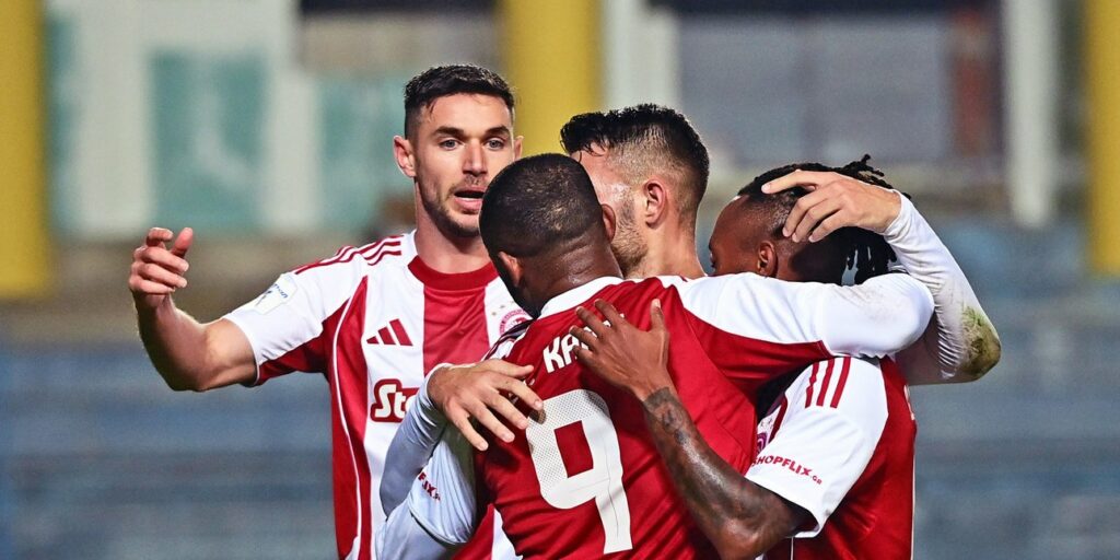 251209192729_olympiakos_8_0