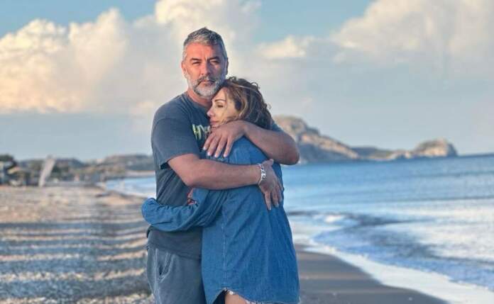 Βασίλης Μπισμπίκης: Θεά μου, γράφει για τη Δέσποινα Βανδή