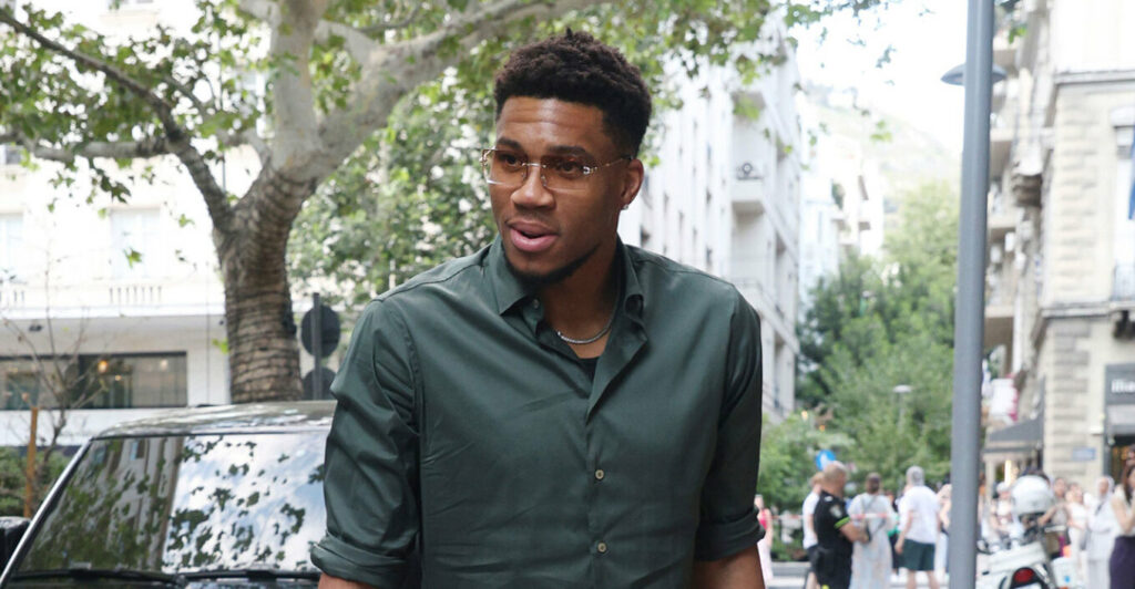 Φουντώνουν οι φήμες για το μέλλον του Αντετοκούνμπο - Αγόρασε οκταώροφο κτήριο στη Νέα Υόρκη