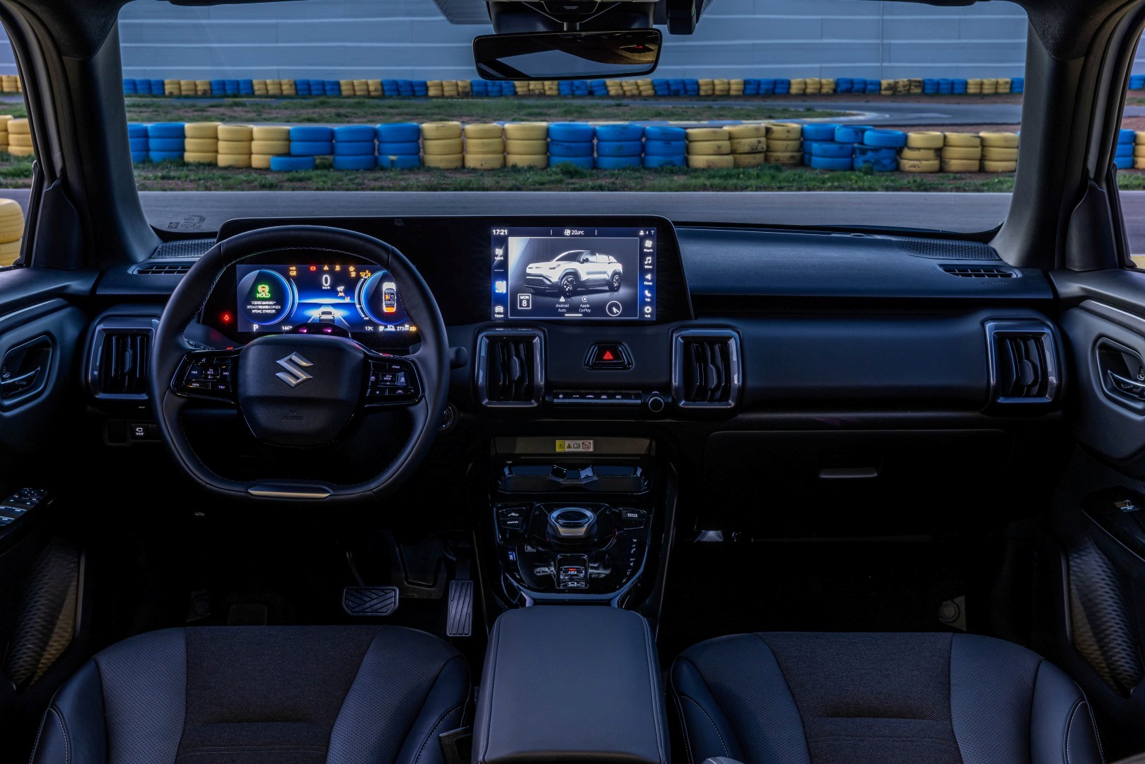 Suzuki e Vitara: Πρώτη γνωριμία σε πίστα... καρτ - Πότε θα είναι διαθέσιμο στην Ελλάδα