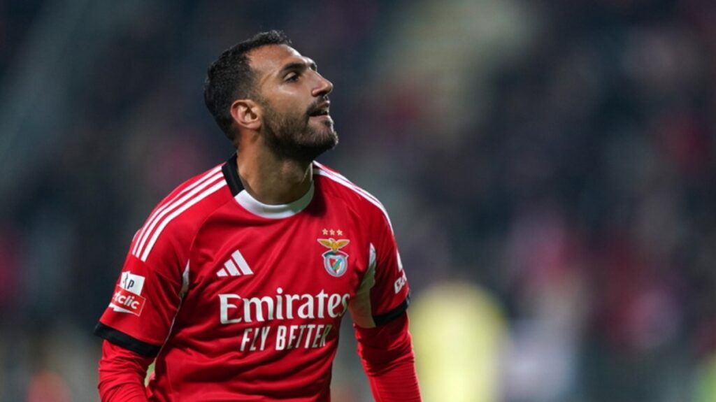 Βαγγέλης Παυλίδης: Έκανε χατ τρικ με την Μπενφίκα και ο Μουρίνιο τον αποθέωσε