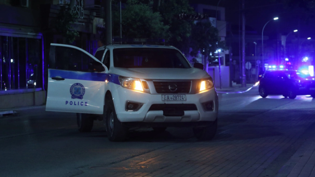 Σύλληψη του 16χρονου γιου του βουλευτή Μιχάλη Κατρίνη στο Χαλάνδρι: "Σβήσε το όχημα, κάτω"