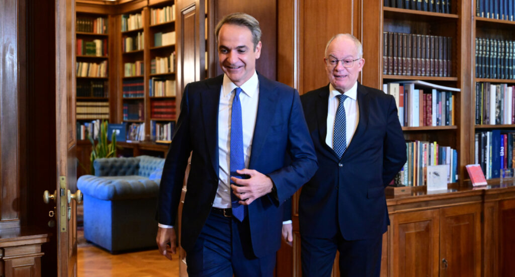 Μητσοτάκης σε Τασούλα: Πιστεύω ότι αγρότες θα απομακρυνθούν σύντομα από τα μπλόκα