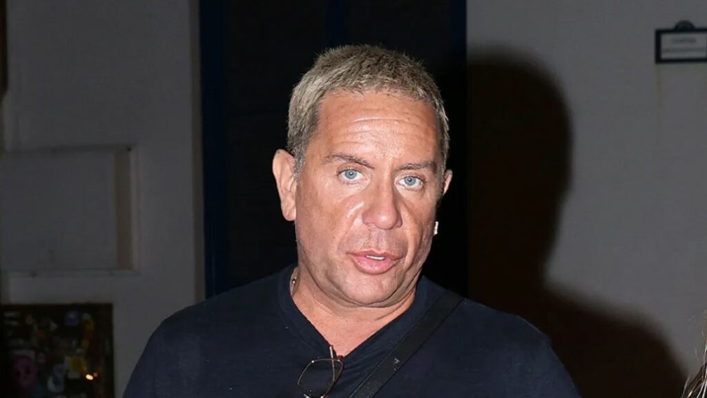 Νεαρός μηνύει τον Μαζωνάκη για ανήθικες προτάσεις - Τι απαντά ο τραγουδιστής