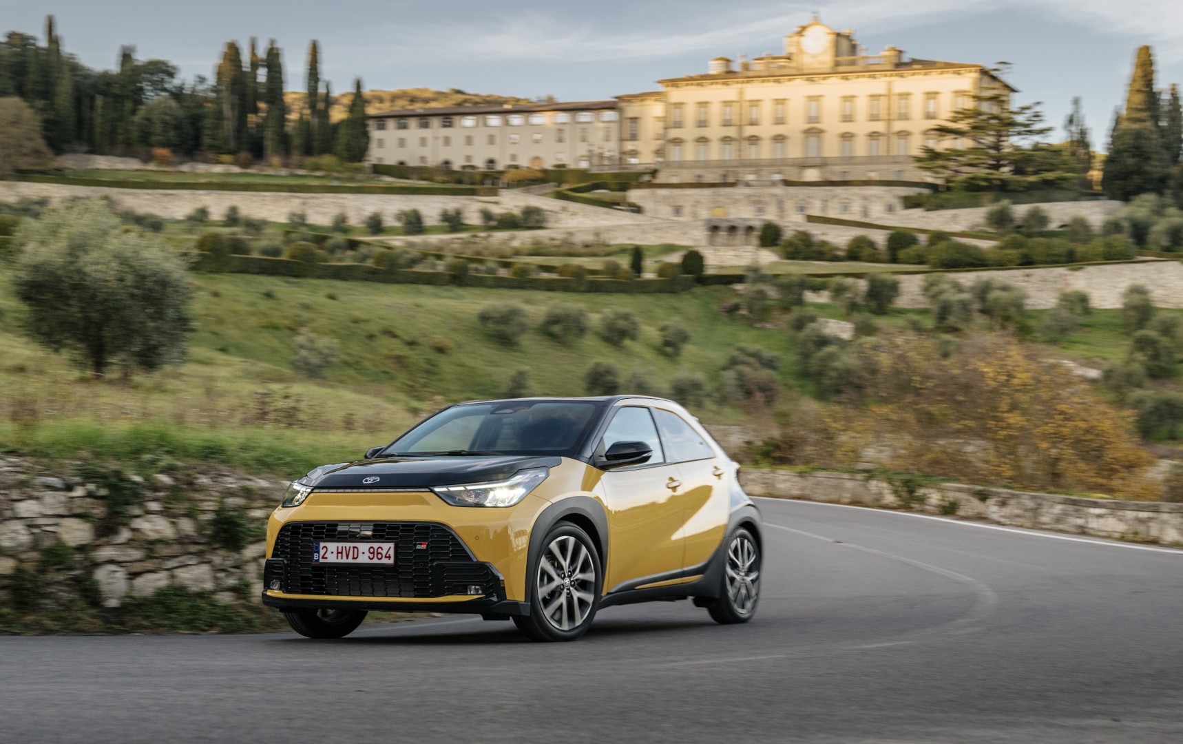 Toyota Aygo X Hybrid: Πρώτη γνωριμία στη μαγευτική Φλωρεντία