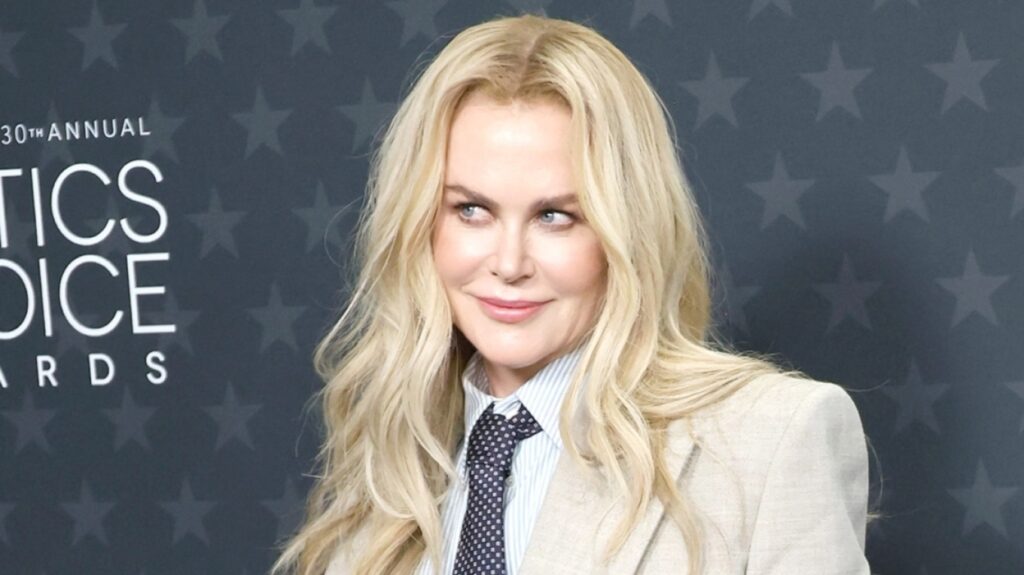 Η ηθοποιός υπέβαλε αίτηση διαζυγίου από τον μουσικό τον Σεπτέμβριο, έπειτα από σχεδόν 20 χρόνια γάμου, επικαλούμενη αγεφύρωτες διαφορές