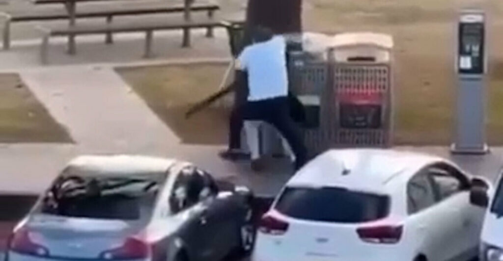 Αυστραλία: Ο ήρωας του Μπόνταϊ περιγράφει πώς αφόπλισε τον έναν από τους τρομοκράτες που σκότωσαν 15 ανθρώπους