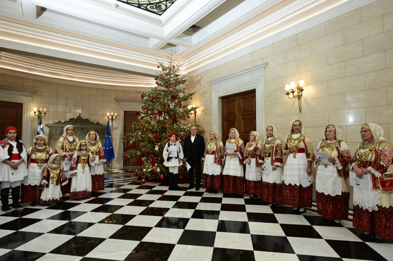 Κυριάκος Μητσοτάκης: Πρωτοχρονιάτικα κάλαντα από την Ένωση Λιοσιωτών Ιλίου