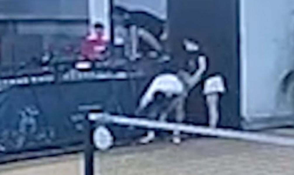 Μαλαισία: Τραγικός θάνατος σε αγώνα pickleball σε 3ο όροφο κτιρίου- 32χρονος πήγε να πιάσει τη μπάλα και έπεσε στο κενό