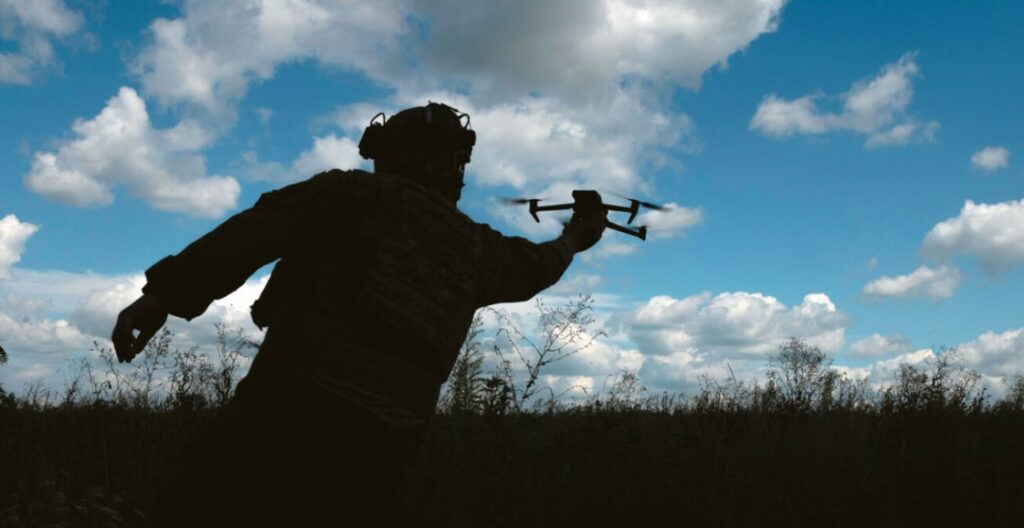 Ρωσία: Ανακοίνωσε ότι κατέστρεψε τη νύχτα 130 ουκρανικά drones - Aεροδρόμια της Μόσχας ανέστειλαν τη λειτουργία τους