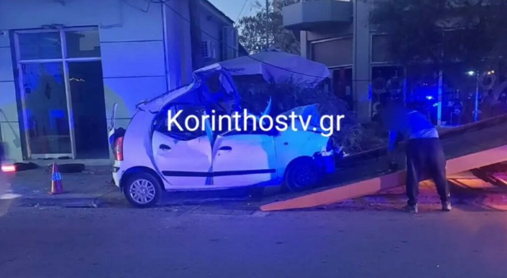 Δυστύχημα με 48χρονο στο Βραχάτι: Το αυτοκίνητό του πέρασε στο αντίθετο ρεύμα και «καρφώθηκε» σε δέντρο