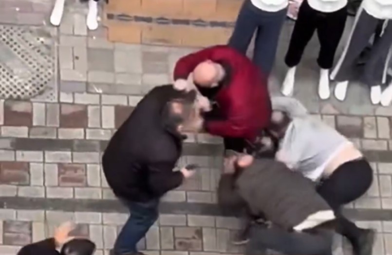 Κωνσταντινούπολη: Άγριο φονικό για μια θέση πάρκινγκ - Πυροβόλησαν δύο αδέλφια, το ένα έπεσε νεκρό