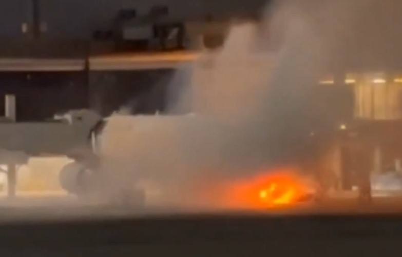 Πανικός στη Βραζιλία: Φωτιά σε μηχάνημα φόρτωσης αποσκευών γέμισε καπνούς Airbus A320, έντρομοι οι 180 επιβάτες - BINTEO