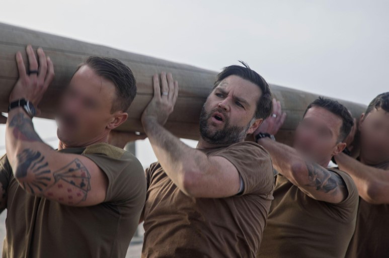 «Νιώθω σαν να με πάτησε τρένο»: Ο Τζέι Ντι Βανς γυμνάστηκε με Αμερικανούς ΟΥΚάδες