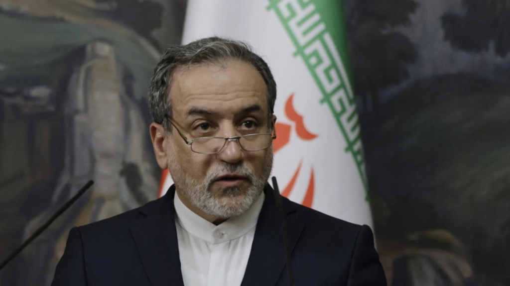 Άφρον κι επικίνδυνο το μήνυμα του Ντόναλντ Τραμπ για τις διαδηλώσεις, δήλωσε το ΥΠΕΞ του Ιράν