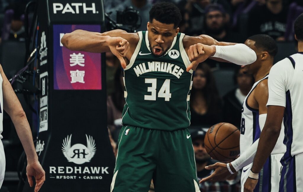 Γιάννης Αντετοκούνμπο: Κυρίαρχος με 37 πόντους «εκτέλεσε» τους Κινγκς