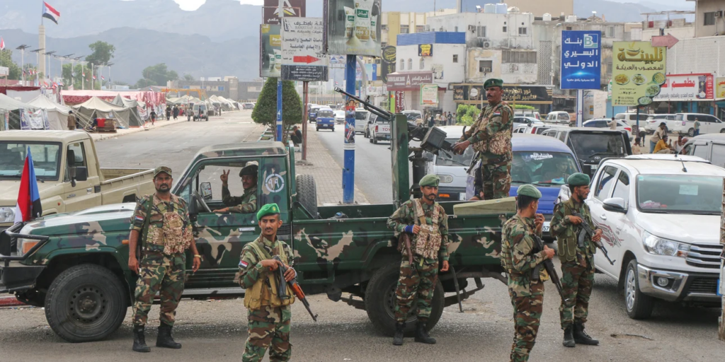Τουλάχιστον 400 τουρίστες έχουν αποκλειστεί σε νησί της Υεμένης λόγω συγκρούσεων