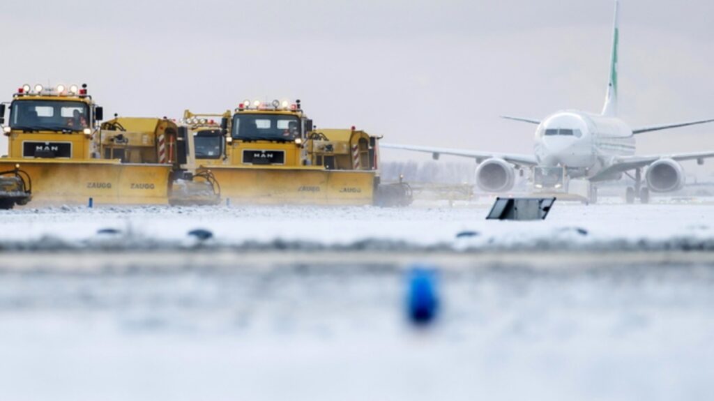Ολλανδία: Πολλά προβλήματα λόγω χιονιού και πάγων - Ανεστάλησαν δρομολόγια τρένων, ακυρώνονται πτήσεις