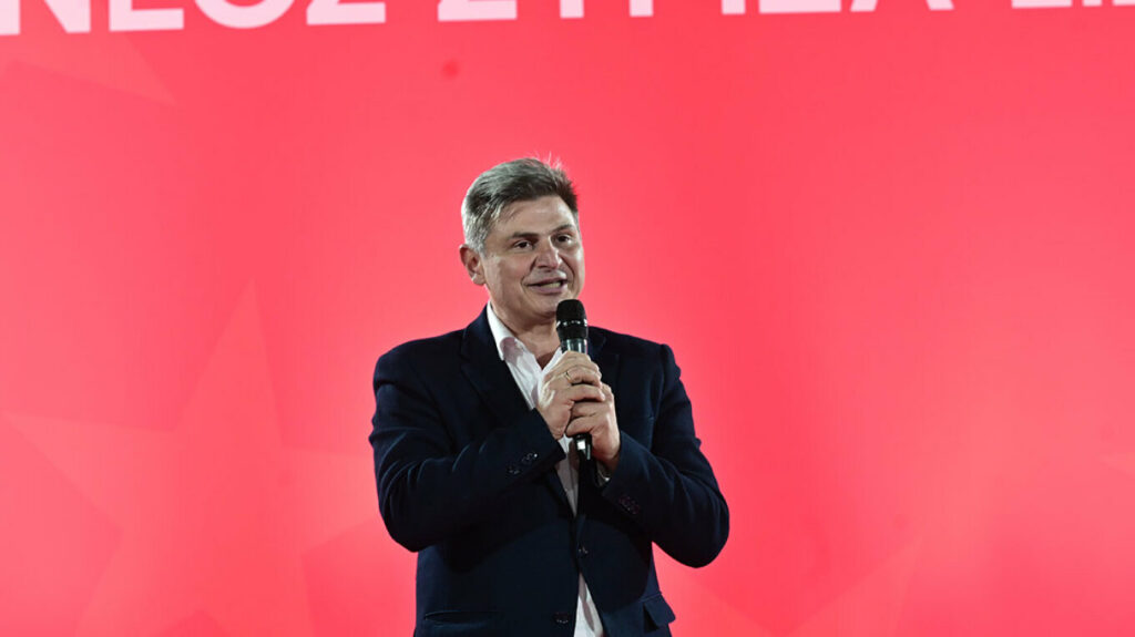 Νικόλας Φαραντούρης: Διεγράφη από τον ΣΥΡΙΖΑ μετά τις δηλώσεις για το κόμμα Καρυστιανού