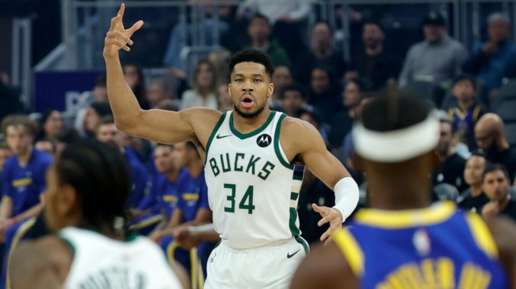 ΝΒΑ: Απίθανη εμφάνιση του Αντετοκούνμπο, αλλά ήττα για τους Μπακς με 120-113 από τους Γουόριορς