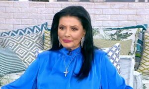 Ζωζώ Σαπουντζάκη: Στο νοσοκομείο - Οι γιατροί είπαν ότι είναι μια χαρά, λέει στενή της φίλη