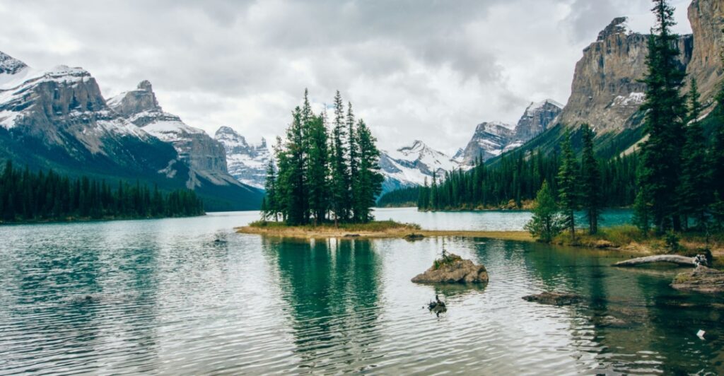 Spirit Island: Γιατί δεν μπορεί κανείς να επισκεφθεί το ιερό νησί του Καναδά