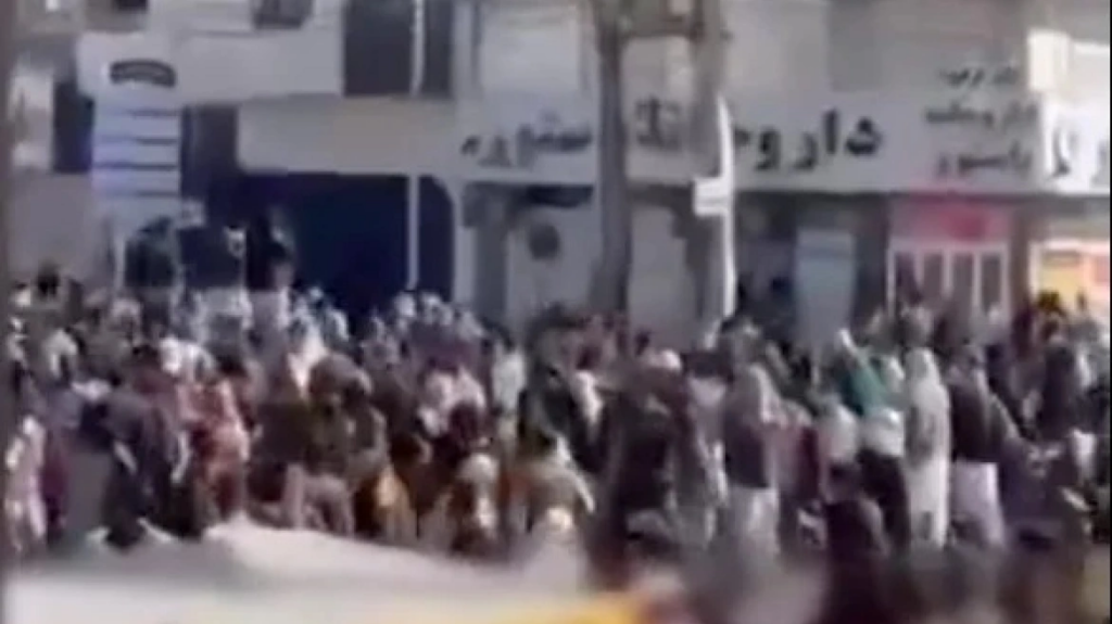 Για 13η ημέρα στους δρόμους οι διαδηλωτές στο Ιράν - Αναφέρονται πυροβολισμοί στους δρόμους