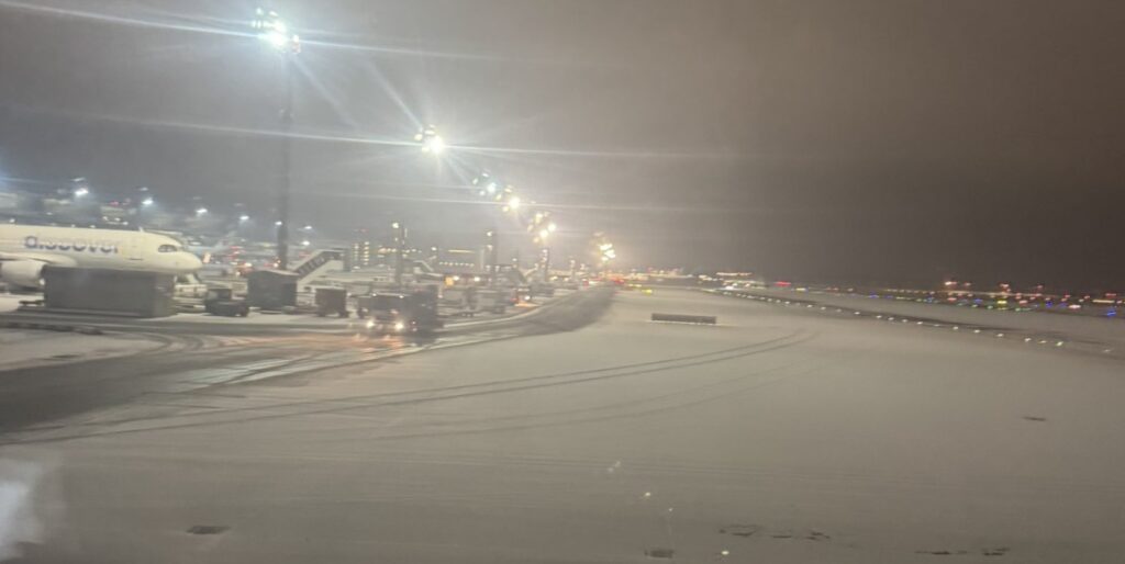 Η «Gunda» επηρεάζει τις μετακινήσεις τη Γερμανία: Δεκάδες ακυρώσεις πτήσεων στο αεροδρόμιο της Φρανκφούρτης λόγω πάγου