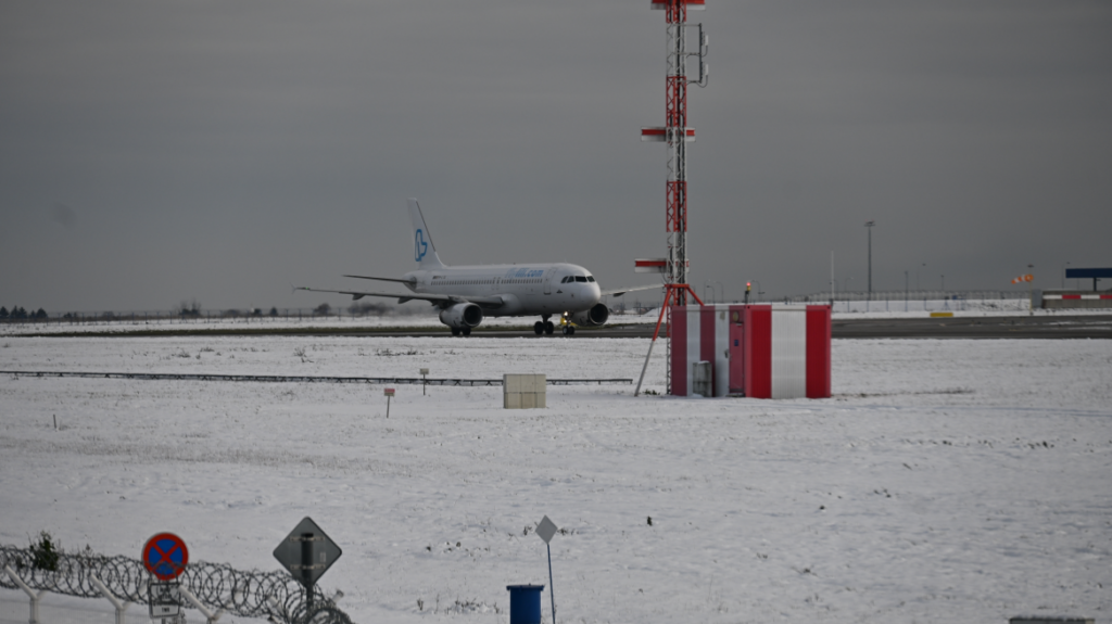 Τα αεροδρόμια σε Βουδαπέστη, Μπρατισλάβα και Πράγα που είχαν κλείσει λόγω κακοκαιρίας, επαναλειτουργούν