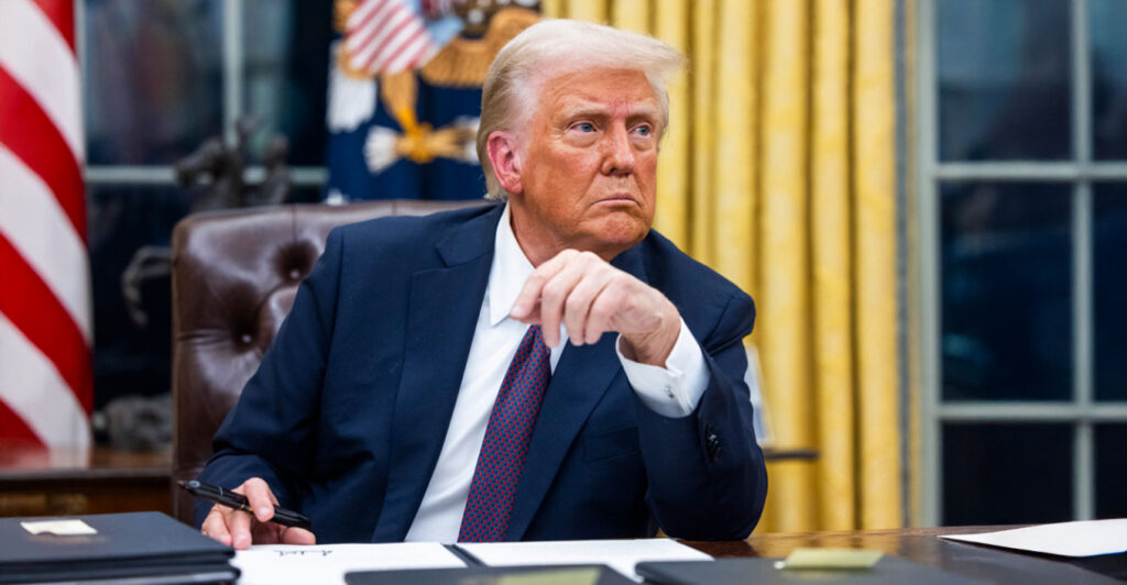 Γρήγορο και αποφασιστικό χτύπημα στο Ιράν θέλει ο Τραμπ: Οι κινήσεις που δείχνουν ότι η επίθεση είναι προ των πυλών