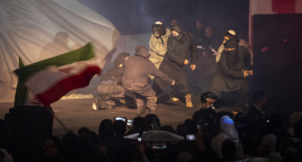 «Κουβαλούσα τη νεκρή γυναίκα μου για 1,5 ώρα»: Συγκλονίζει μαρτυρία από την καταστολή στο Ιράν