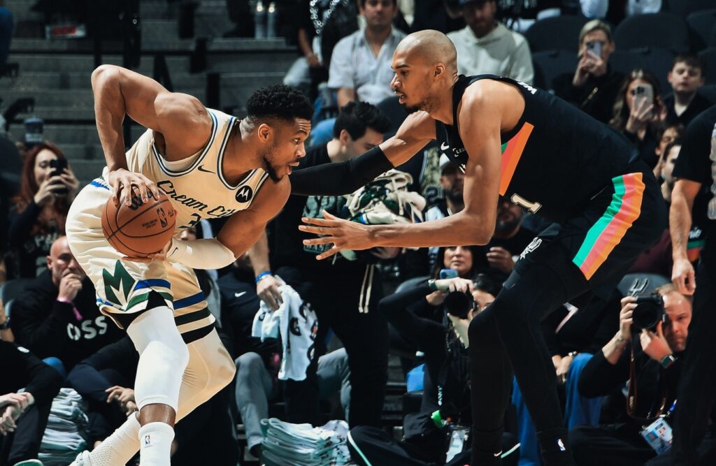 NBA: Tρίτη σερί ήττα για τους Μπακς, έχασαν 119-101 από τους Σπερς