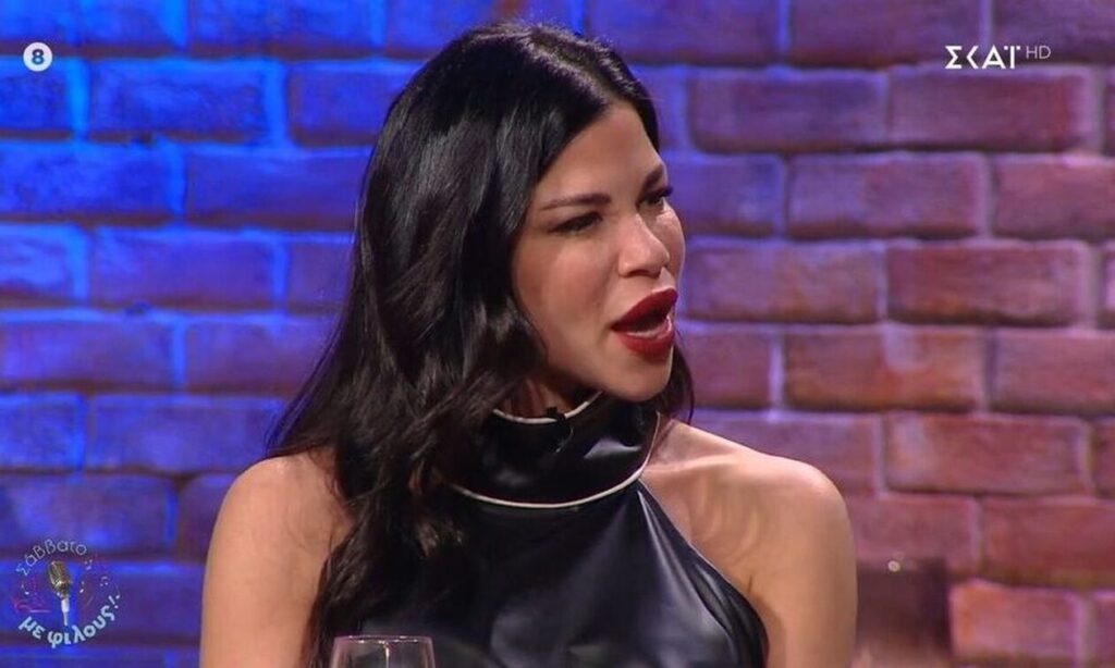 Δάφνη Καραβοκύρη: Μεγάλωσα χωρίς τη μητέρα μου, απομακρύνθηκε στην τρυφερότερη ηλικία μου