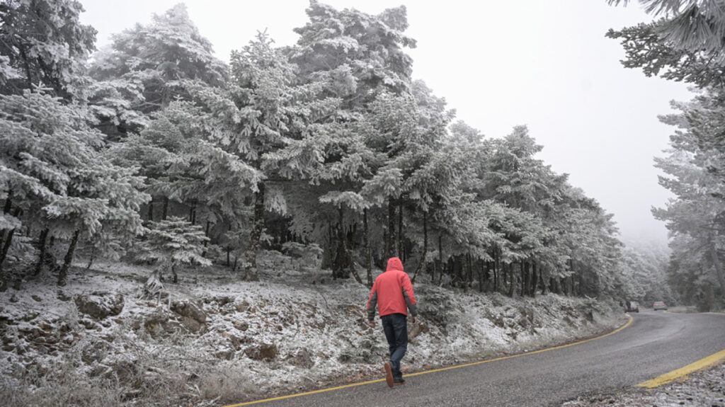 Καιρός: Με πολλές βροχές, καταιγίδες και χιόνια το νέο κύμα κακοκαιρίας