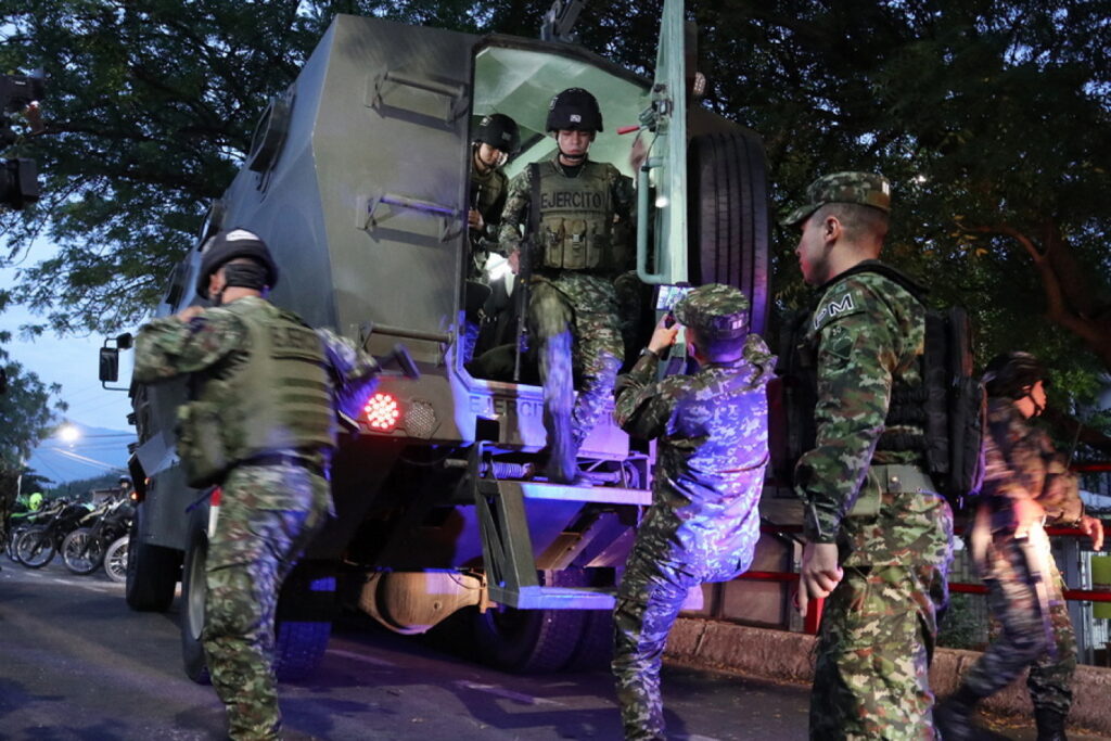 Κολομβία: Σχεδόν 30 νεκροί σε συγκρούσεις μεταξύ δυο παρατάξεων ανταρτών