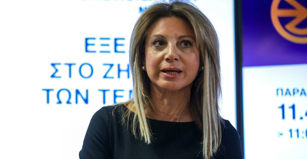 Η Καρυστιανού επιμένει: «Ούτε έχουν σκεφθεί γιατί οδηγείται ένα ζευγάρι στην άμβλωση» και επιτίθεται στα ΜΜΕ