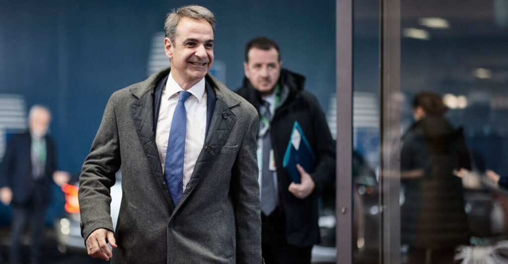 Ο Κυριάκος Μητσοτάκης παίρνει τον δρόμο για το Νταβός με έντονη ανησυχία για τις γεωπολιτικές εξελίξεις και την κόντρα Ευρώπης-ΗΠΑ