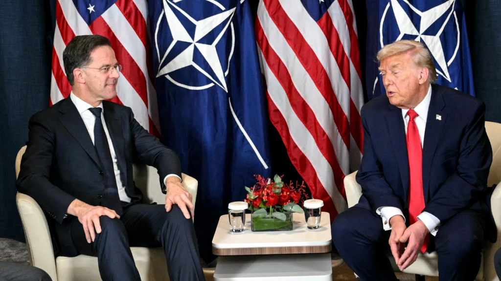 Αποσύρει τους δασμούς που θα επέβαλε σε 8 χώρες Ο Ντόναλντ Τραμπ, που βοηθούν στρατιωτικά την Γροιλανδία