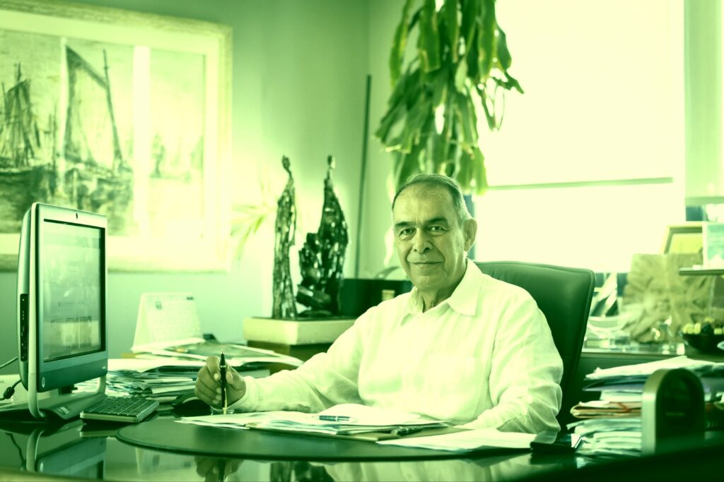 Σιωπηρές διερευνητικές επαφές και πολιτικά σενάρια – Ο Ιωακειμίδης στο κάδρο του νέου εγχειρήματος Τσίπρα