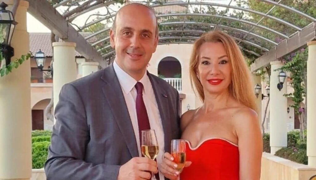 Σάλος στην Κύπρο από καταγγελία ότι ο δήμαρχος Πάφου ξυλοκόπησε τη σύζυγό του: Στη Ρωσία η καταγγέλλουσα, διαψεύδει το φερόμενο θύμα