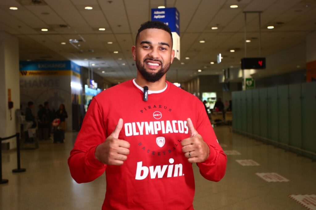 Έφτασε στην Αθήνα ο Κόρι Τζόσεφ για τον Ολυμπιακό