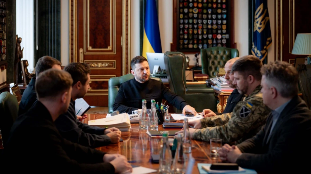 Επανεκκίνηση του τριμερούς διαλόγου με ΗΠΑ και Ρωσία για το τέλος του πολέμου, αναφέρει ο Βολοντίμιρ Ζελένσκι