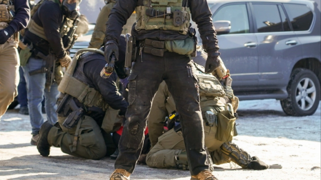 Παραδώστε εγκληματίες και παράτυπους μετανάστες για να φύγει η ICE από τη Μινεσότα, λέει ο Ντόναλντ Τραμπ