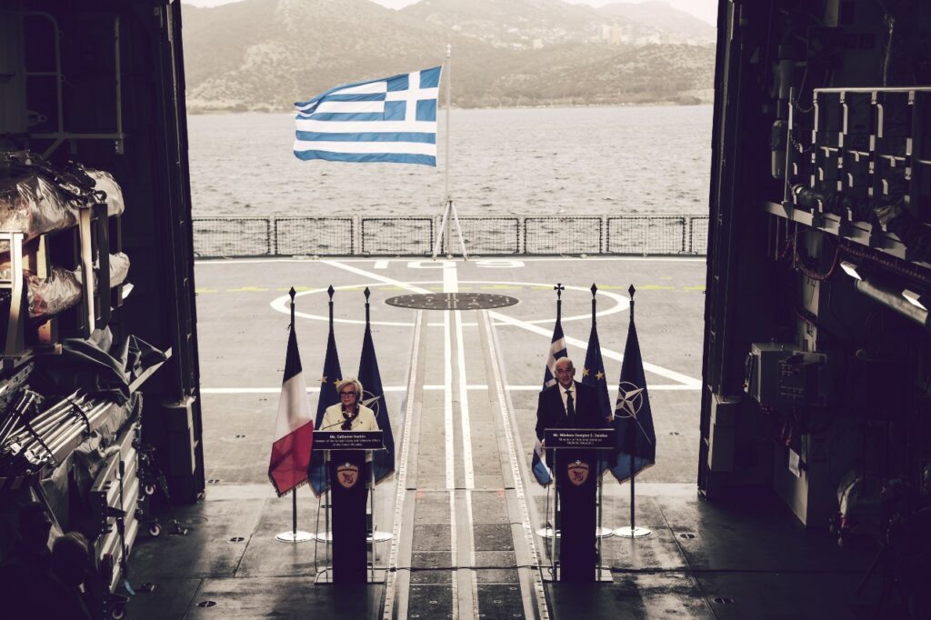 Η «φιλική» επίσκεψη που πληρώνεται σε μερικά δισεκατομμύρια ευρώ: Πώς η άφιξη της Γαλλίδας υπουργού Άμυνας μεταφράζεται σε νέους εξοπλιστικούς λογαριασμούς για τους Έλληνες φορολογούμενους