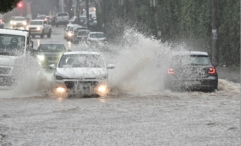 Νέα προειδοποίηση Μαρουσάκη για καταιγίδες στην Αττική, έντονα φαινόμενα τις επόμενες ώρες σχεδόν όλη τη χώρα