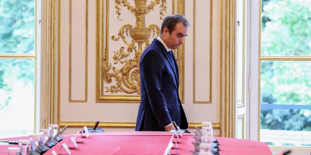 Το ενδεχόμενο εκλογών στη Γαλλία, μαζί με τις δημοτικές εξετάζει ο πρωθυπουργός της χώρας